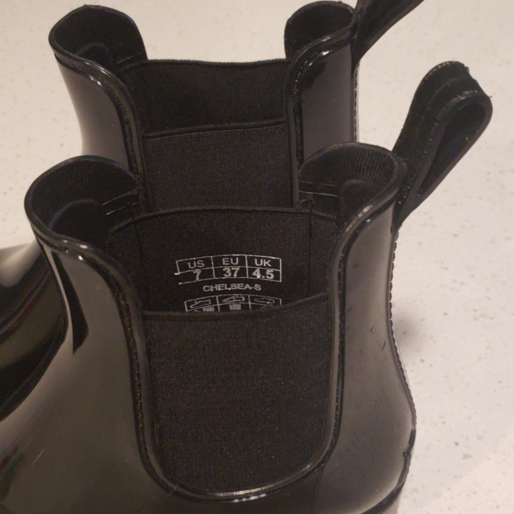 (New)Black Rain Boot - Picture 4 of 5